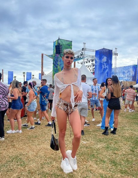 Ale theis xxx model image