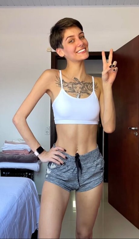 Livianmenegalii hot star pic