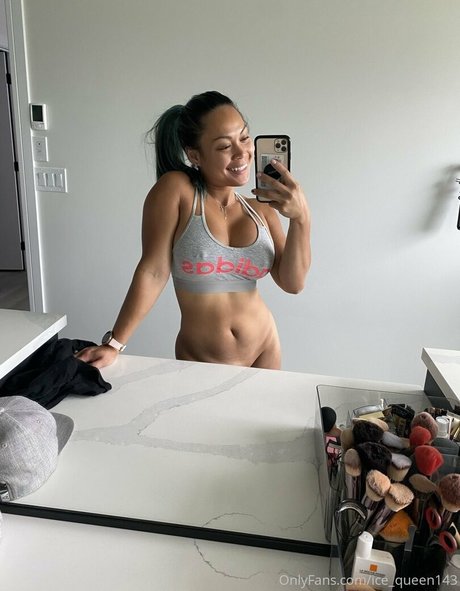 Ice queen143 pornstar nude pictures