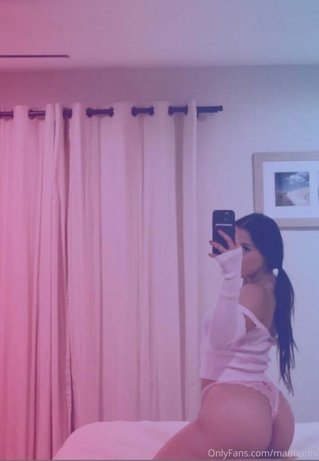 Marilyn Doug model top images