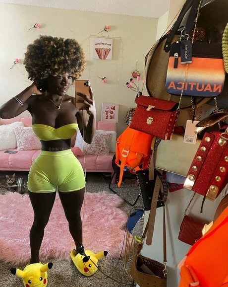 Cyn Kaine exclusive model archive