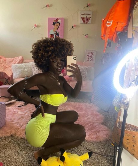 Cyn Kaine pretty actress gallery