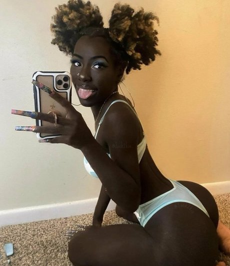 Cyn Kaine pretty model galleries