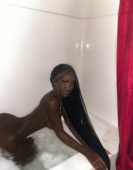 Cyn Kaine beautiful pornstar pics