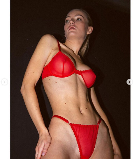 anna marihuana erotic model galleries