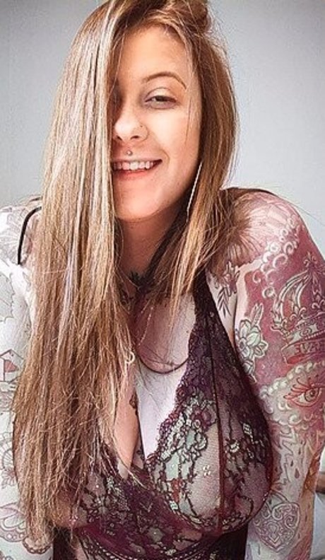 Chris Hensel sexy pornstar img