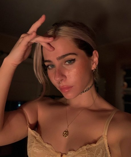 Hellraiser bonnie adult model pic