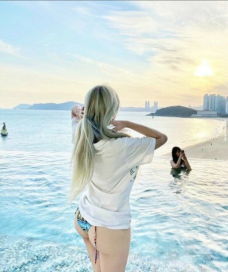 Vely mom pornstar naked photo