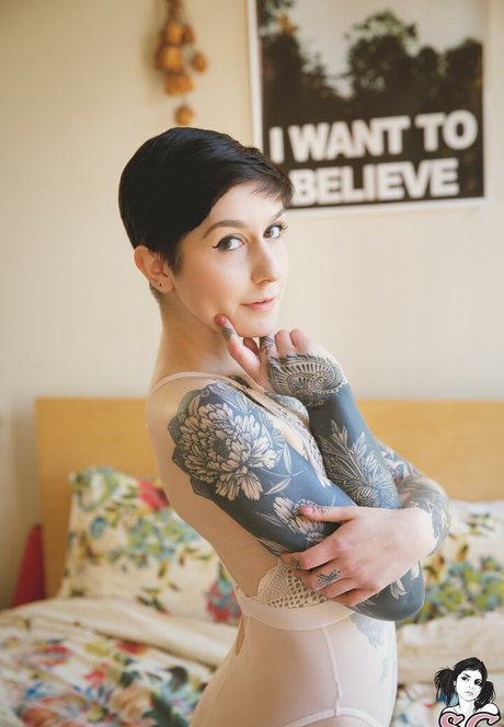 Femme Puppy star top galleries