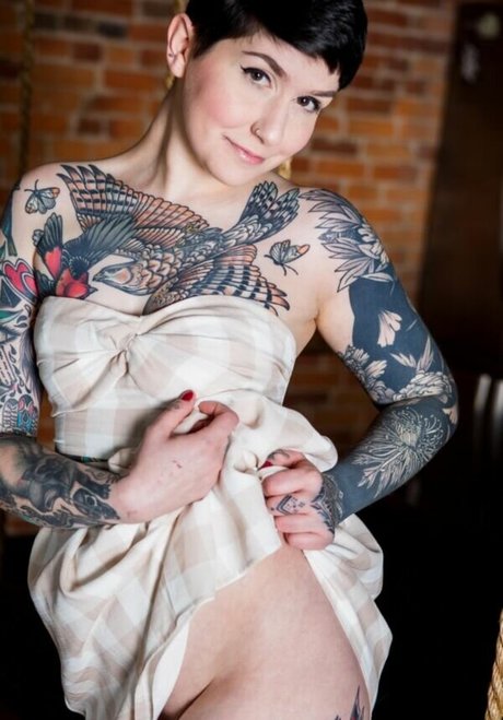 Femme Puppy star top image