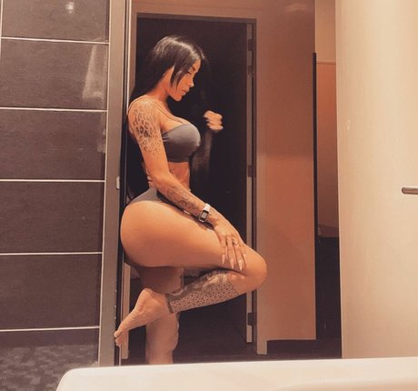 Laura Branyer model porn image