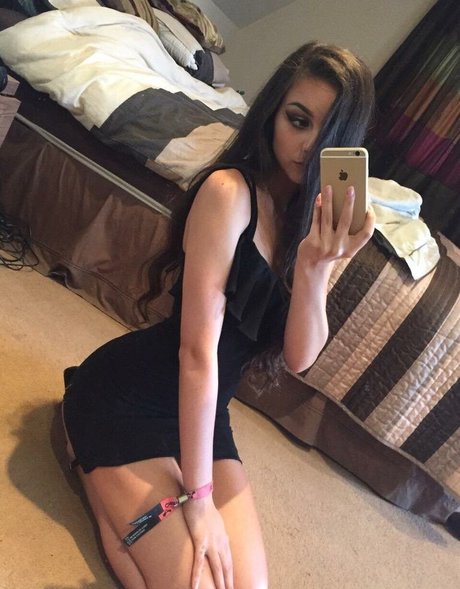 Partbunny nudes model photos