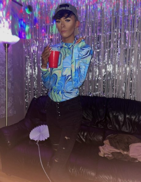 dolladills model perfect picture