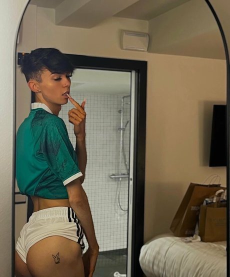 dolladills star porn image