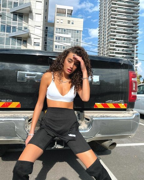 Liraz Nomdar high quality star image