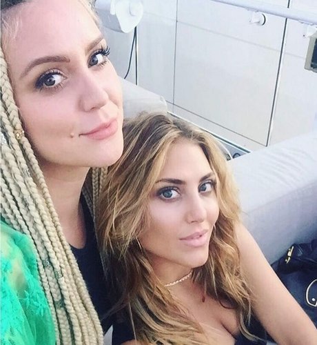 Cassie Scerbo star sexy images