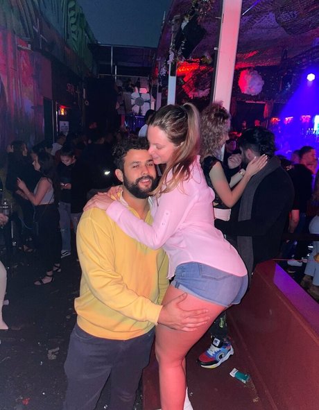 iambigduch model beautiful images