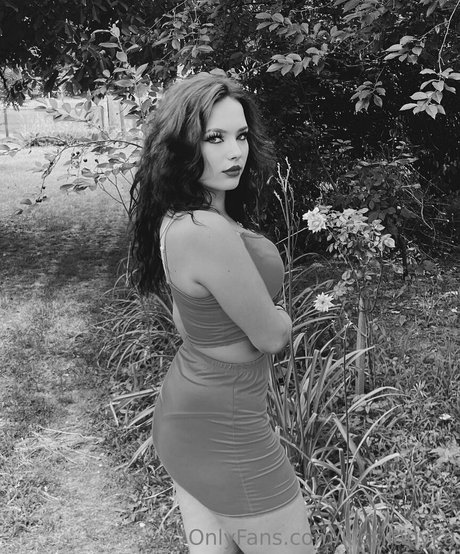 kicsilanyka nudes actress image