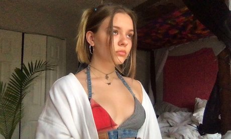 Maisy Stella pornographic star pictures