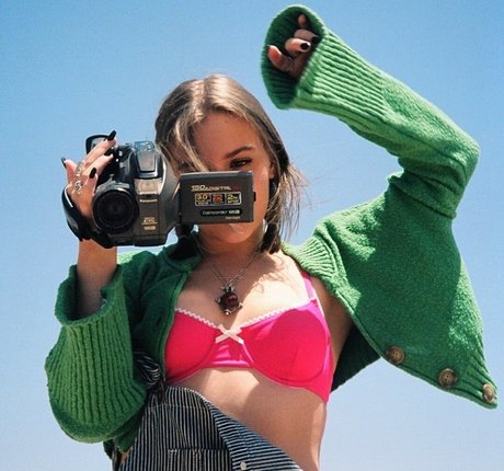 Maisy Stella model sex photo