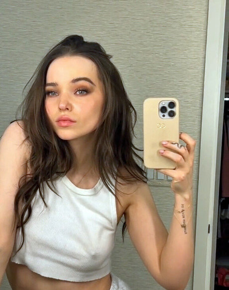 Dove Cameron model exclusive img