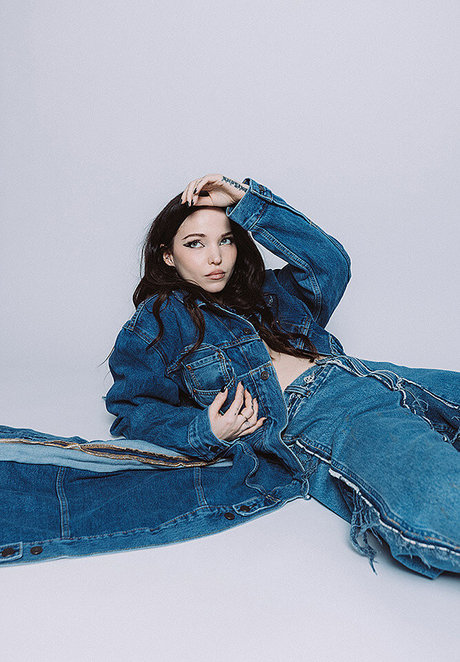 Dove Cameron porn star pictures