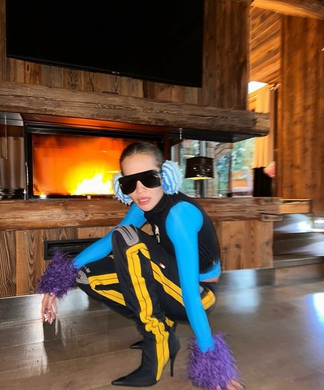 Rita Ora star sexy photos