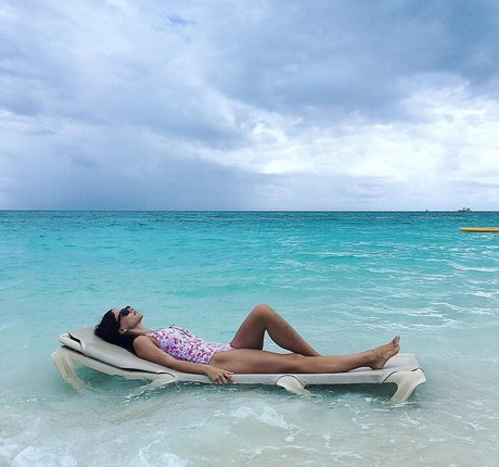 Tammin Sursok free actress pics