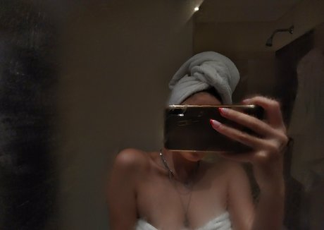 hotterthanhellxx model sex picture