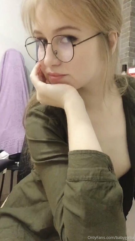 baby333rlia actress image