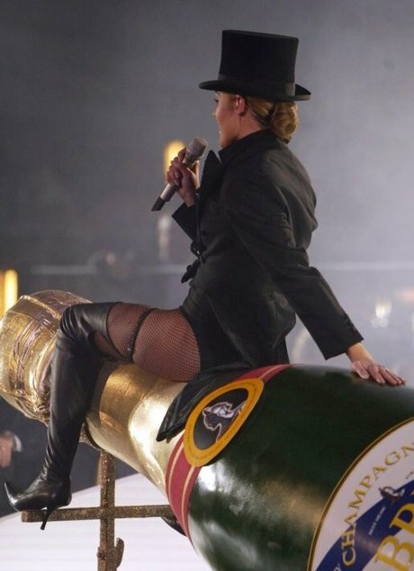 Cat Deeley star art pictures