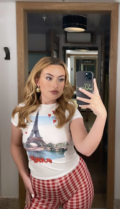 famous girls onlyfans sex images