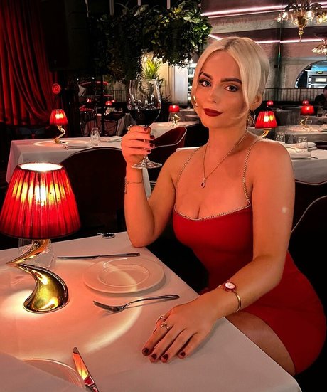 Millie Gibson pornstar nudes pictures