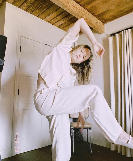 Brie Larson pornstar nudes img