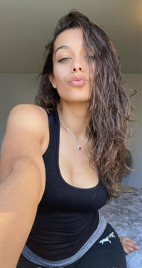 diydes model exclusive gallery