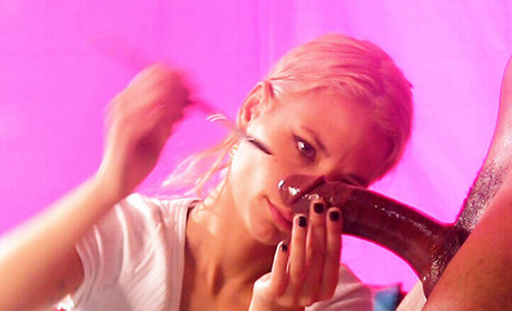 Voyeur Dolls hot pornstar pictures