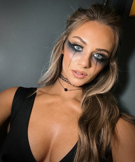 big tits brunette onlyfans nude gallery