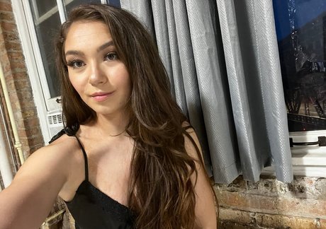 Skye Dolecki actress galleries