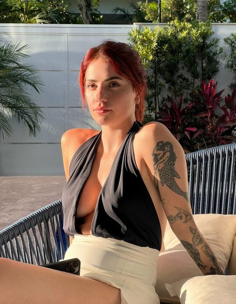 Karol Queiroz adult star pic