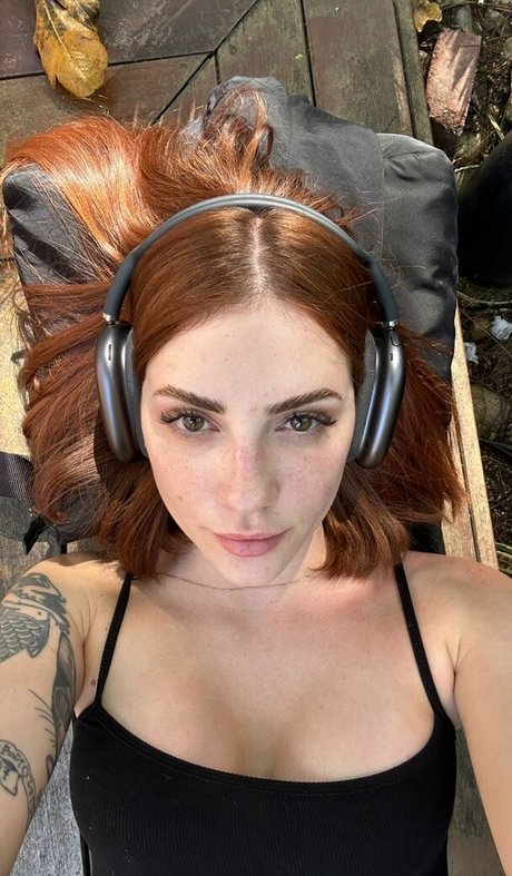 Karol Queiroz high quality star pic