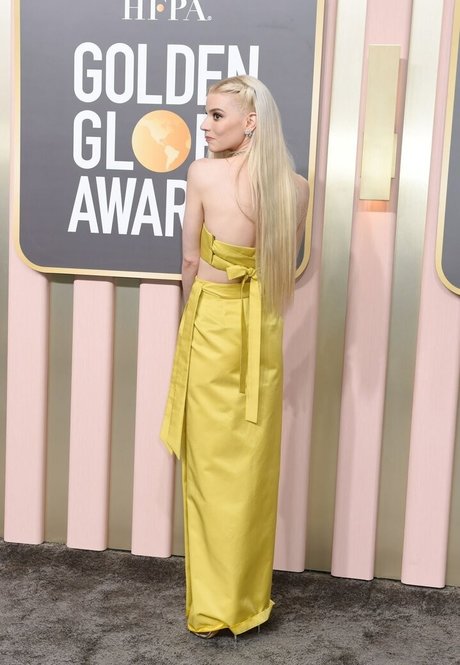 goth milf onlyfans porn gallery