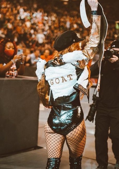 chubby goth onlyfans free naked picture