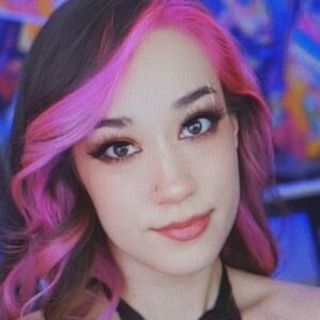 QueenTofu nude pornstar img