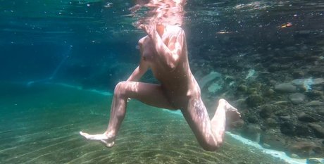 Naomi Wildman hot star picture