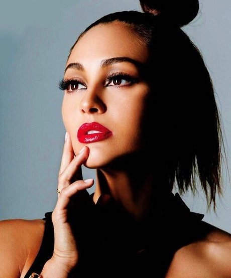 Lindsey Morgan pornstar adult galleries