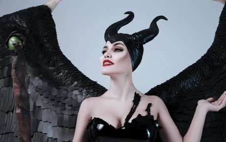 Kalinka Fox pornstar naked pics