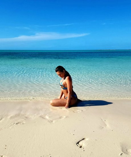 Livia Andrade pretty model pictures