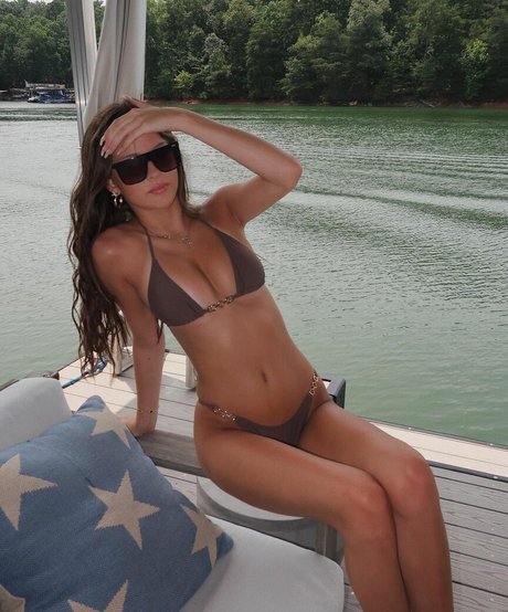 Mia Torrence model pretty img