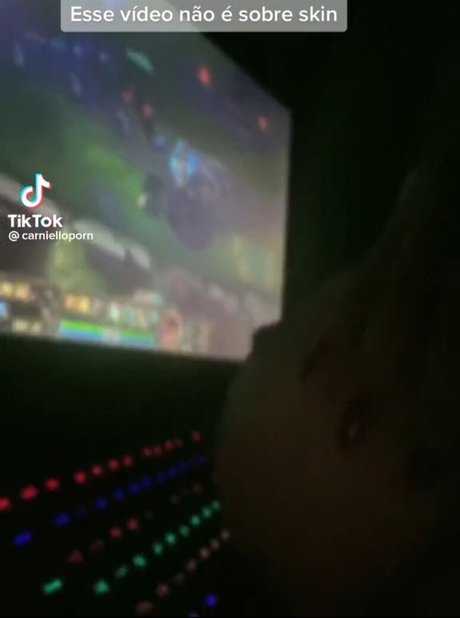 Carniello model nudes images