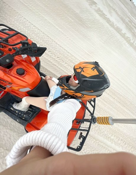 Eeeveenara art actress photos